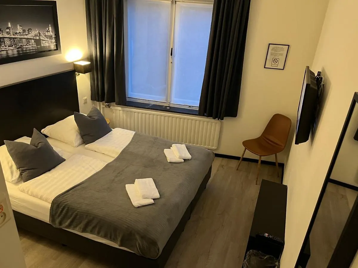 Le Bistro Hotel Valkenburg aan de Geul 0*,  Netherlands